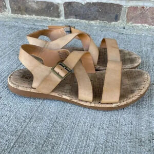 Korks Tan Beige Neutal Strappy Flat Sandals Size 8 Buckle